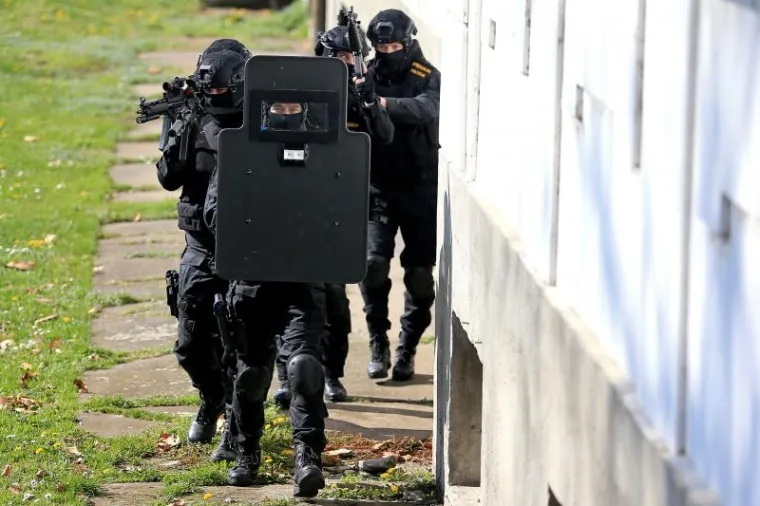 OPASNI LJUDI U CRNOM: Pogledajte kako je izgledala vježba specijalnih policijskih snaga
