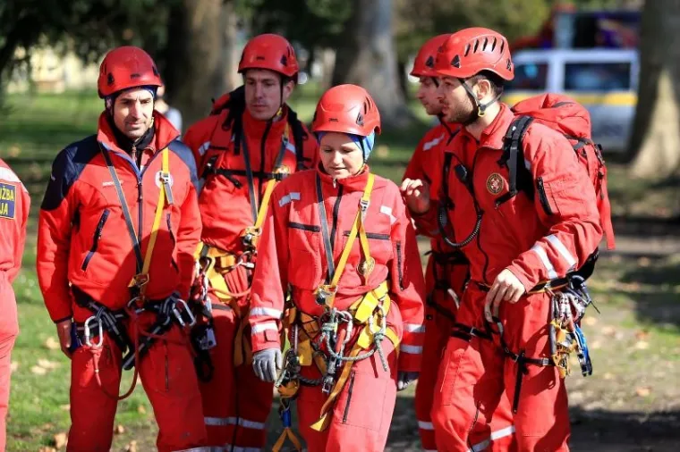 OPASNI LJUDI U CRNOM: Pogledajte kako je izgledala vježba specijalnih policijskih snaga