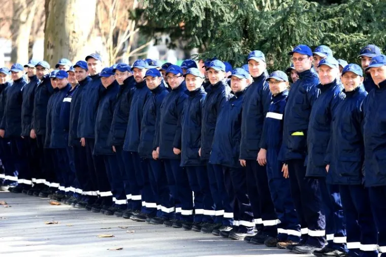 Smotra postrojbe Civilne za&scaron;tite za specijalističke namjene Osječko-baranjske županije nakon čega se održala pokazna vježba operativnih snaga za&scaron;tite i spa&scaron;avanja Osječko-baranjske županije na prostoru ispred hitnog prijema osječke bolnice
