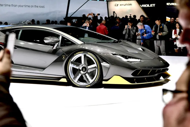 STOLJETNA OBLJETNICA: Evo kako izgleda slavljenički Lamborghini Centenario