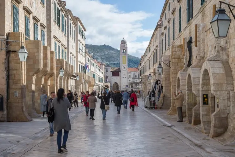 SF U DUBROVNIKU: Pogledajte kako Stradun postaje kulisa za Ratove zvijezda