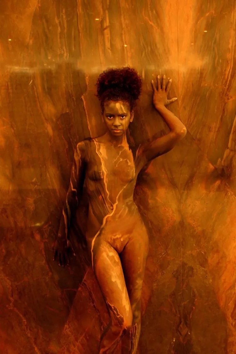 Možete li na slikama naći gole modele? Ako uspijete, to vam je ujedno i nagrada