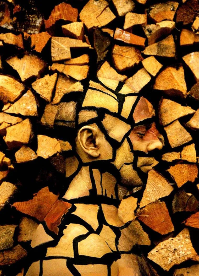 Možete li na slikama naći gole modele? Ako uspijete, to vam je ujedno i nagrada