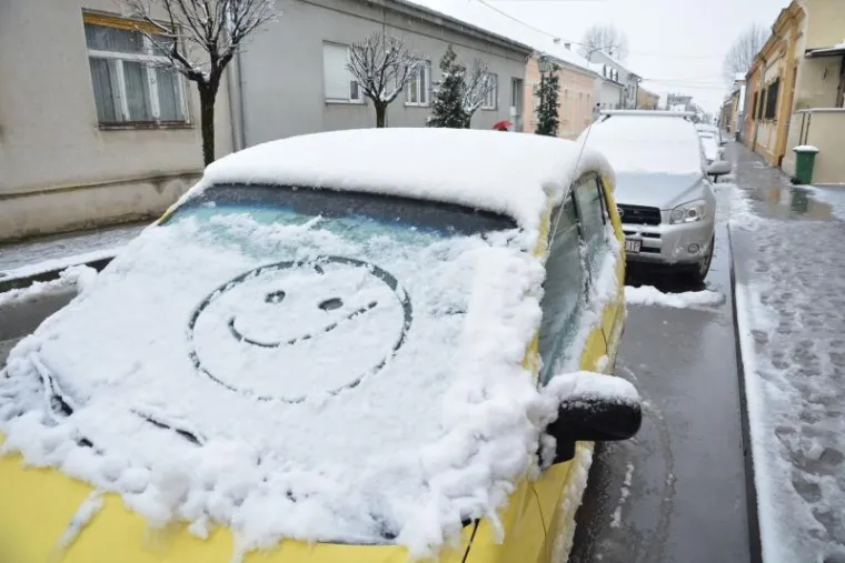 HRVATSKA POD SNIJEGOM: Pogledajte &scaron;to je jutros dočekalo građane diljem zemlje