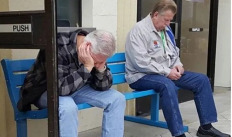 URNEBESNO: Fotografije pokazuju sav očaj mu&scaron;karaca koji su zapeli u kupovini sa ženama