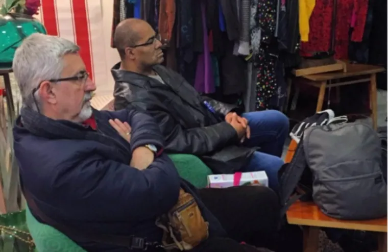 URNEBESNO: Fotografije pokazuju sav očaj mu&scaron;karaca koji su zapeli u kupovini sa ženama