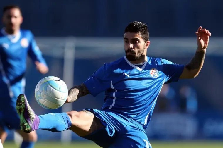 Dinamo i Rijeka, prva i druga momčad prvenstva, slavile su u 26. kolu 1. HNL istim rezultatom, 2:1. Dinamo je pobijedio Slaven Belupo, a Rijeka Osijek.