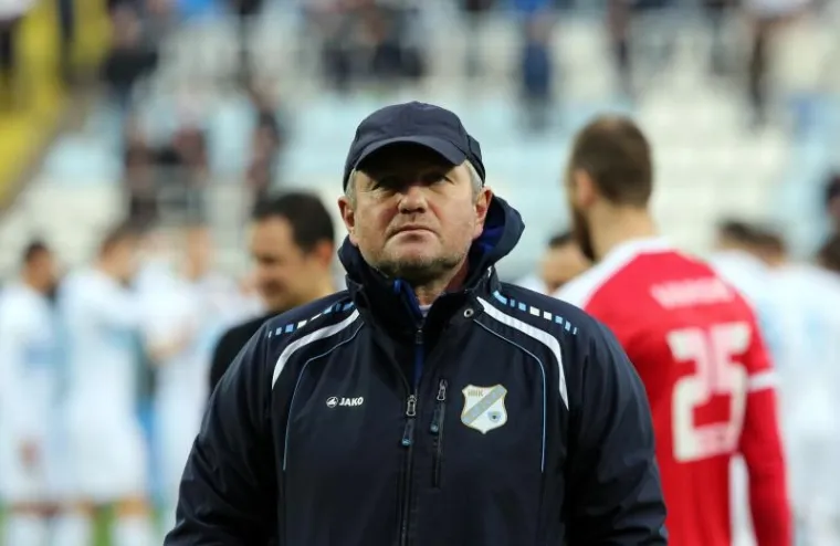 Dinamo i Rijeka, prva i druga momčad prvenstva, slavile su u 26. kolu 1. HNL istim rezultatom, 2:1. Dinamo je pobijedio Slaven Belupo, a Rijeka Osijek.