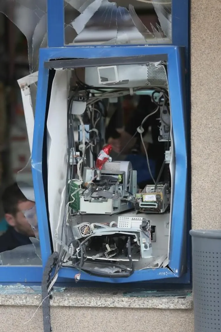 Pokušaj pljačke bankomata u Pojatnom. Pljačkaši su koristili dinamit.