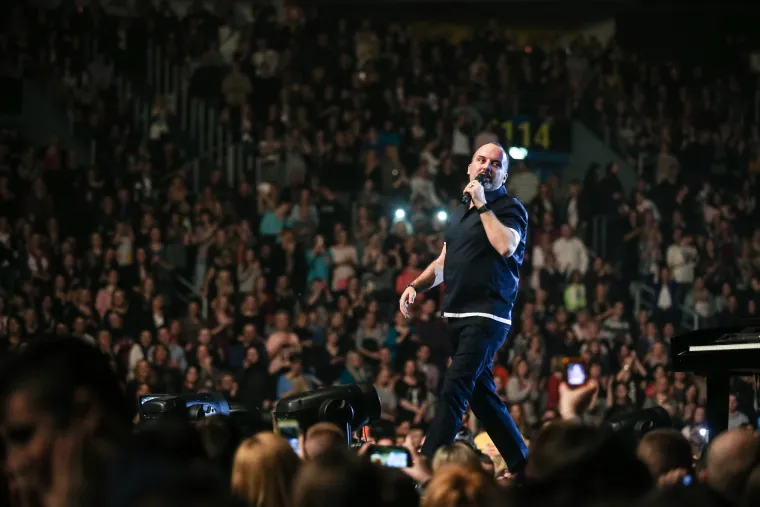 Tony Cetinski u prepunoj Areni odu&scaron;evio obožavateljice za Dan žena