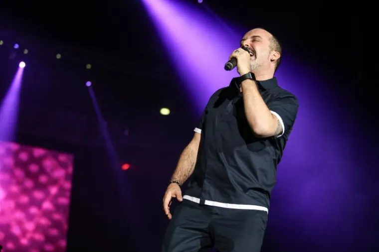 POGLEDAJTE &Scaron;TO JE ODJENULA: Maja &Scaron;uput povela frendice na Tonyjev koncert za Dan žena