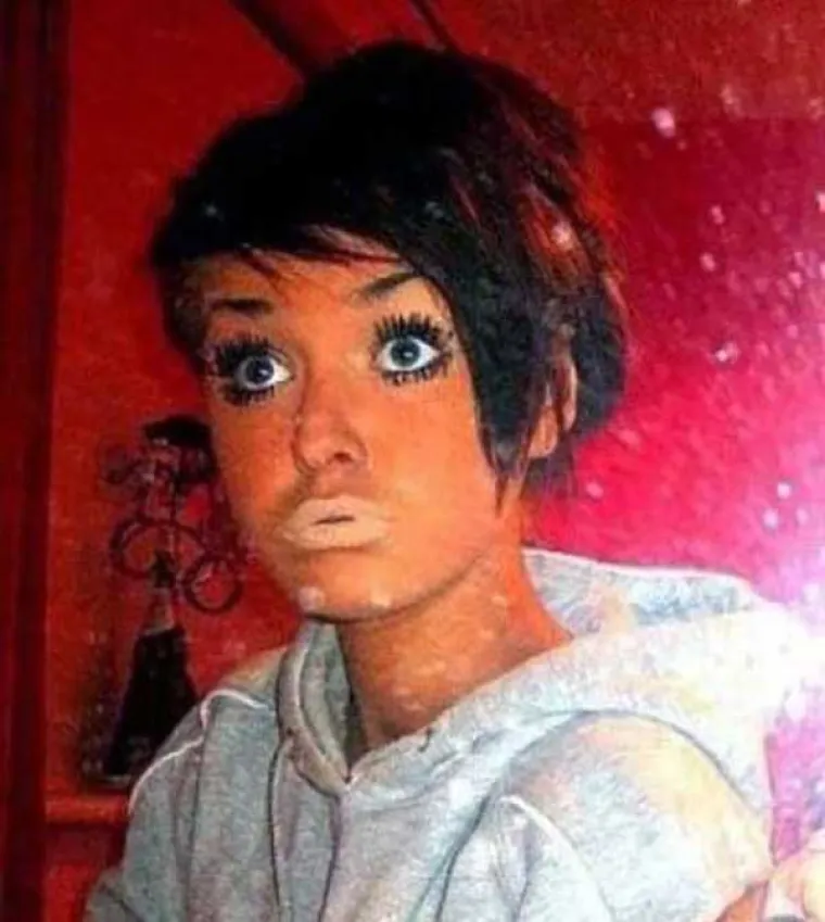 STRA&Scaron;ILA ILI KLAUNOVI? Na &scaron;to vas vi&scaron;e podsjećaju žene iz galerije?