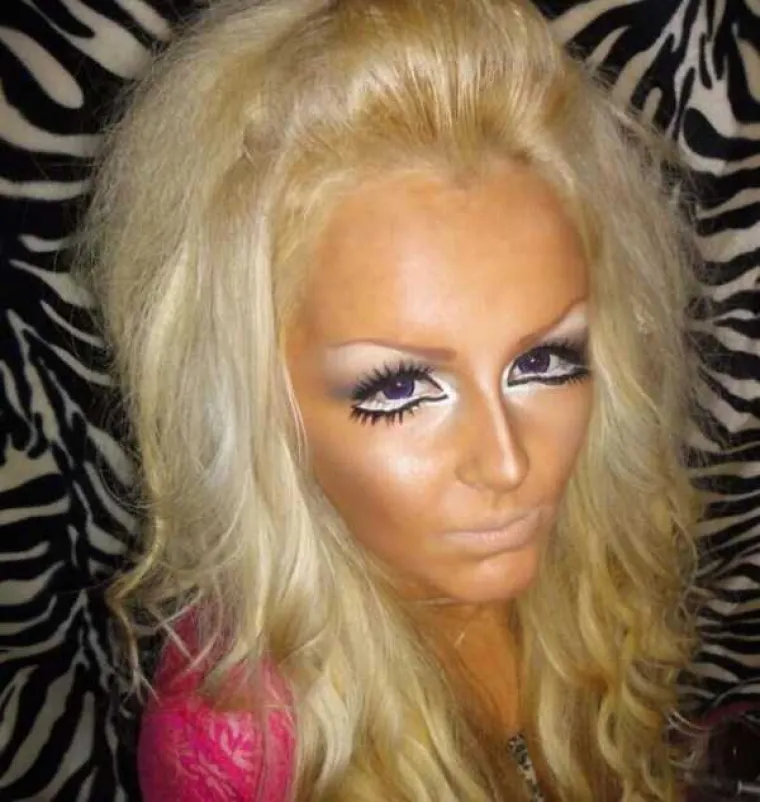 STRA&Scaron;ILA ILI KLAUNOVI? Na &scaron;to vas vi&scaron;e podsjećaju žene iz galerije?