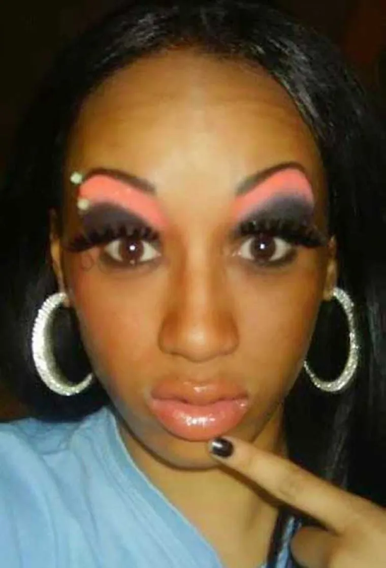 STRA&Scaron;ILA ILI KLAUNOVI? Na &scaron;to vas vi&scaron;e podsjećaju žene iz galerije?