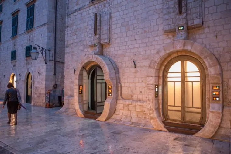 PROBLEMI U DUBROVNIKU: Letjelica iz 'Star Warsa' se zabila u stup i odlomila ga