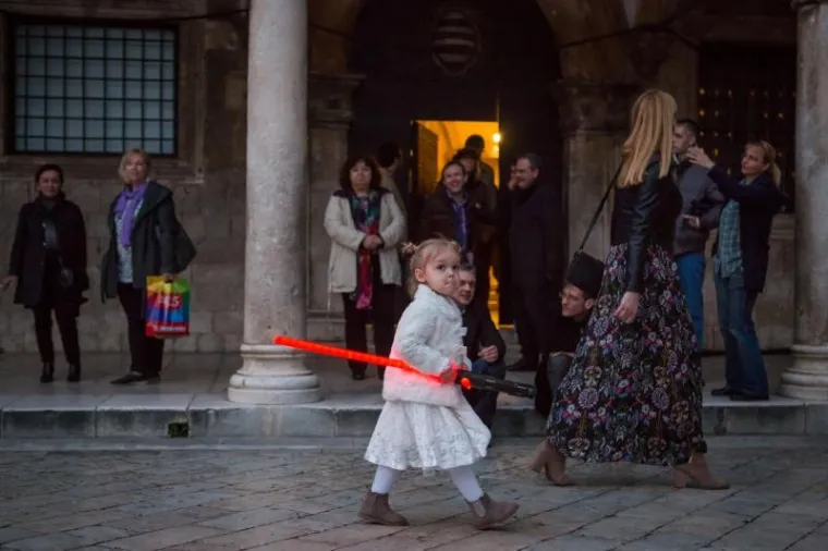 PROBLEMI U DUBROVNIKU: Letjelica iz 'Star Warsa' se zabila u stup i odlomila ga