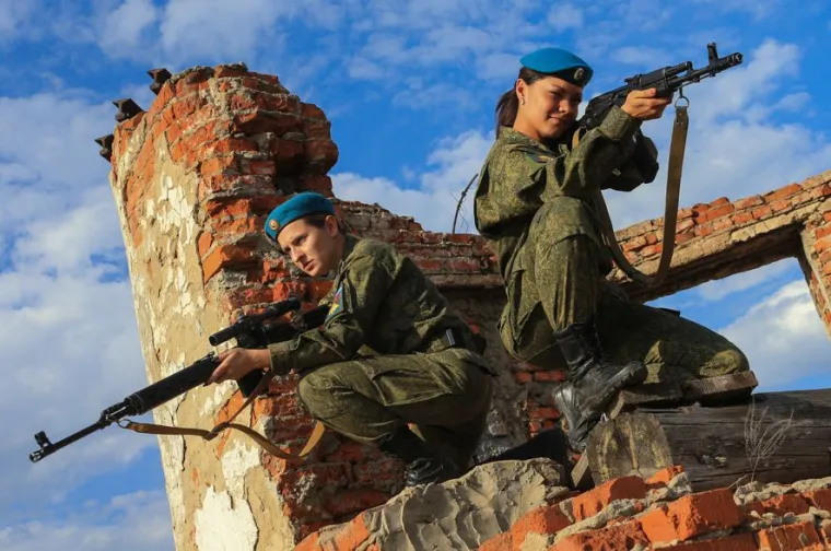 UBOJITE LJEPOTICE: Rusko ministarstvo obrane pohvalilo se svojim opakim kadetkinjama