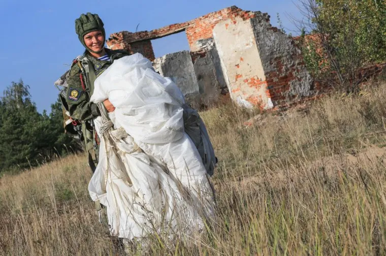 UBOJITE LJEPOTICE: Rusko ministarstvo obrane pohvalilo se svojim opakim kadetkinjama