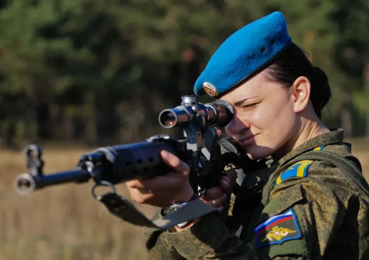 UBOJITE LJEPOTICE: Rusko ministarstvo obrane pohvalilo se svojim opakim kadetkinjama