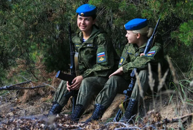 UBOJITE LJEPOTICE: Rusko ministarstvo obrane pohvalilo se svojim opakim kadetkinjama