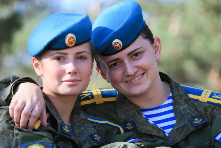 UBOJITE LJEPOTICE: Rusko ministarstvo obrane pohvalilo se svojim opakim kadetkinjama