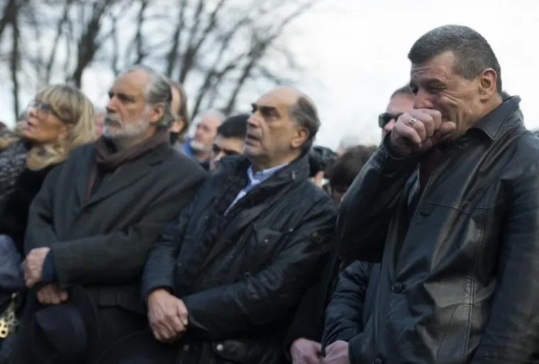 Tisuće ljudi ispratile velikog Dragana Nikolića na posljednji počinak