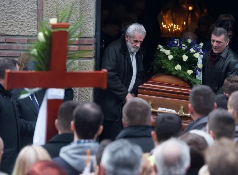 Srbija se oprostila od velikana Dragana Nikolića