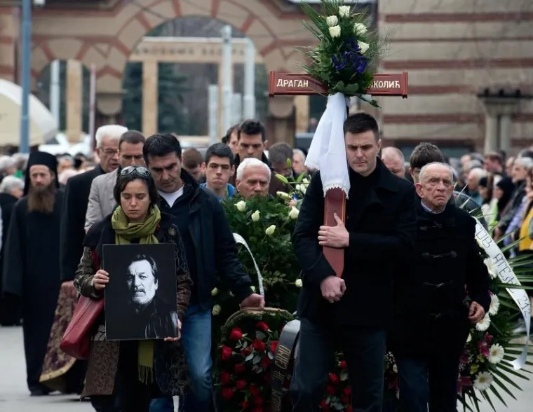Srbija se oprostila od velikana Dragana Nikolića