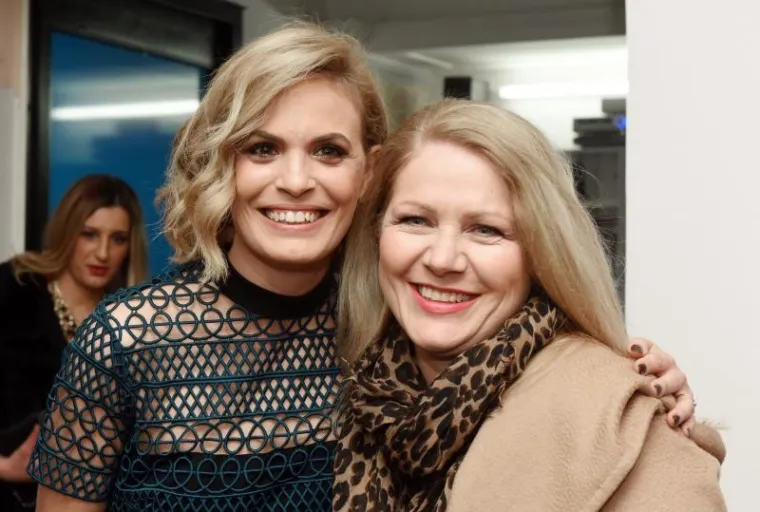 KAKVE SU TO SANDALE?! Nevena Rendeli privlačila pozornost u prozirnoj haljini