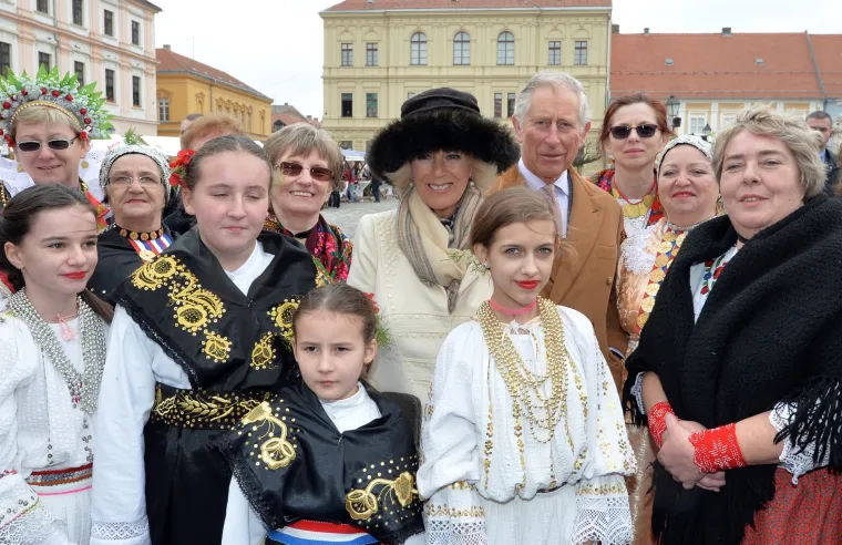 Prinčevski par u Osijeku uživao u domaćim mesnim delicijama i vinu