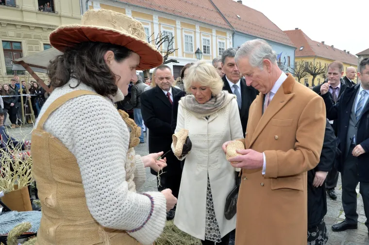 Prinčevski par u Osijeku uživao u domaćim mesnim delicijama i vinu