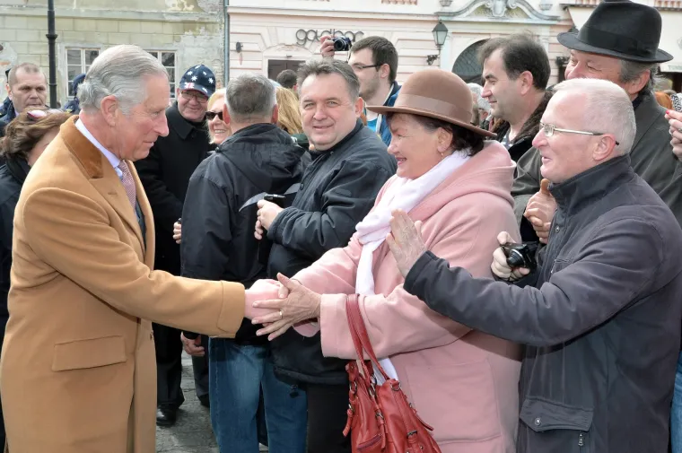 Prinčevski par u Osijeku uživao u domaćim mesnim delicijama i vinu