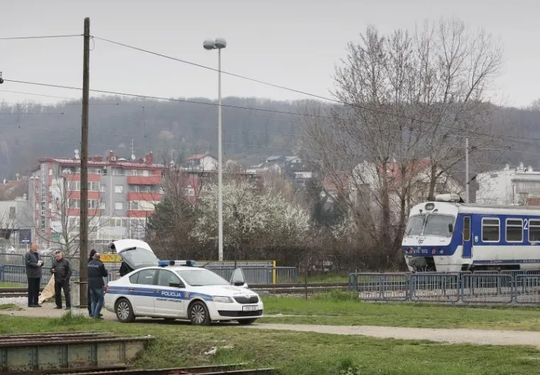 Putnički vlak naletio na nepoznatu osobu