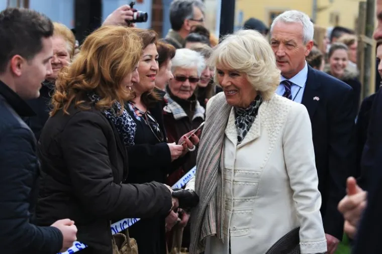 POSJET OSIJEKU: Princ Charles i Camilla prošetali centrom grada i Tvrđom