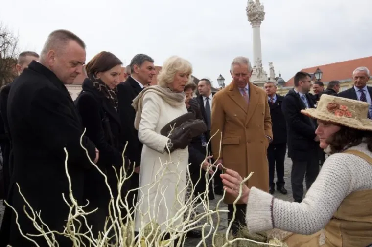 POSJET OSIJEKU: Princ Charles i Camilla prošetali centrom grada i Tvrđom