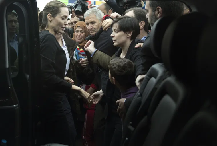 Angelina Jolie posjetila izbjeglice u Pireju