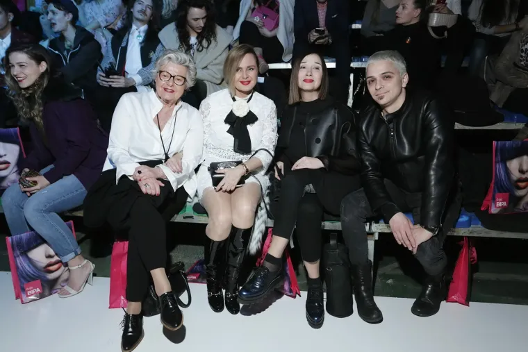 Poznate Hrvatice obožavaju Roberta Severa: na reviju stigle Nina Badrić, Vanda Winter, Sanja Doležal....