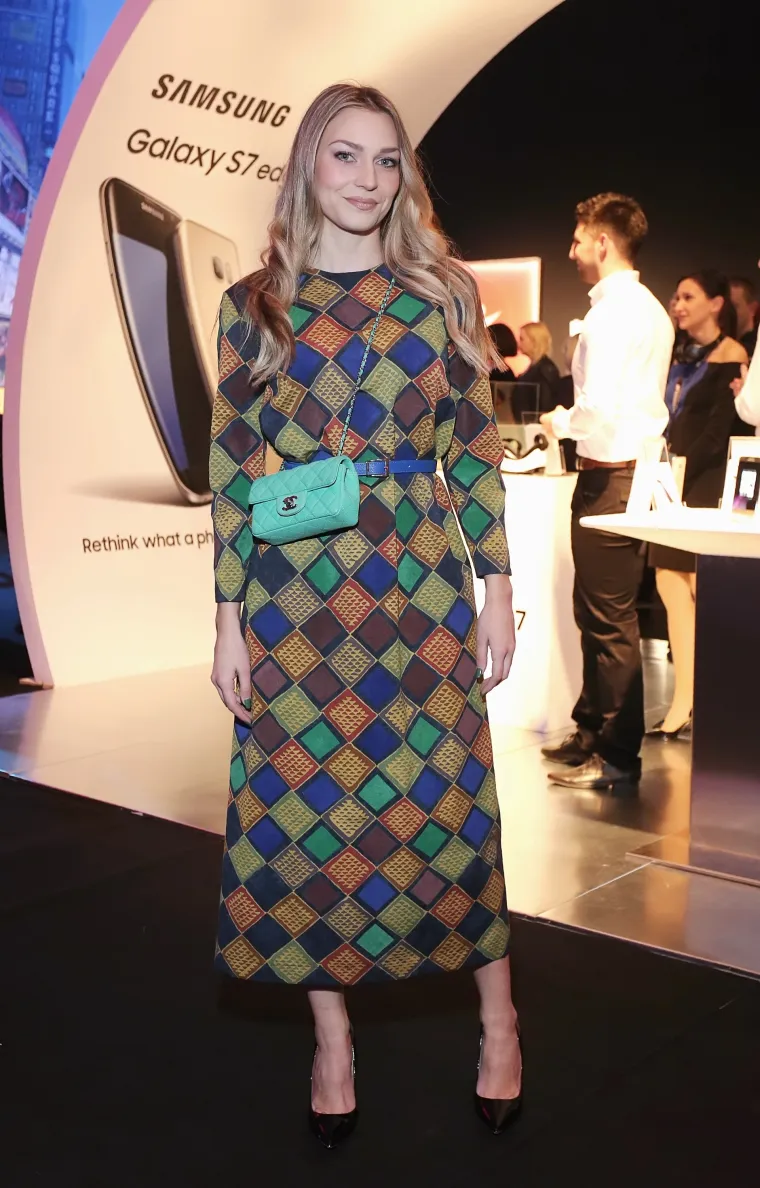 Poznate Hrvatice obožavaju Roberta Severa: na reviju stigle Nina Badrić, Vanda Winter, Sanja Doležal....