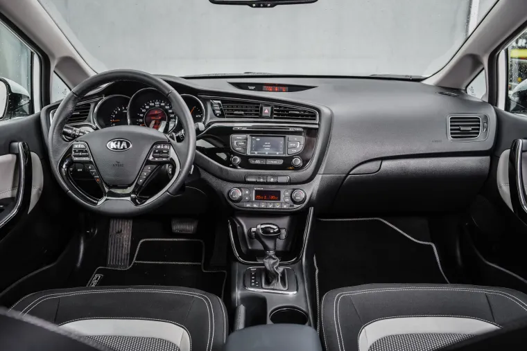 PRAKTIČNO NAJBOLJI U KLASI: Kia Ceed 1.6 CRDI High Ex Style
