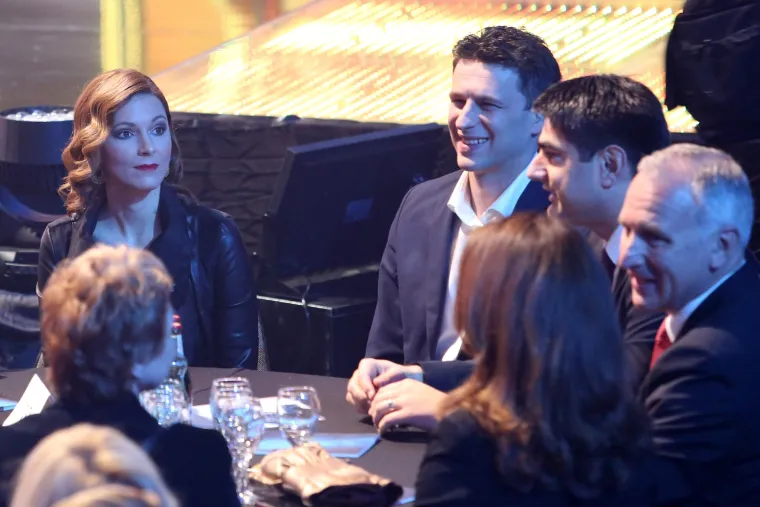 Božo Petrov na dodjelu Porina stigao u društvu supruge Maše