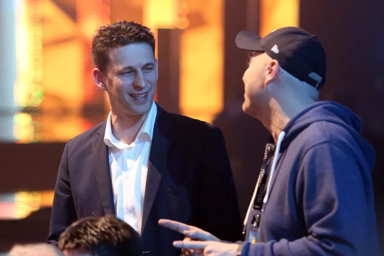 Božo Petrov na dodjelu Porina stigao u dru&scaron;tvu supruge Ma&scaron;e