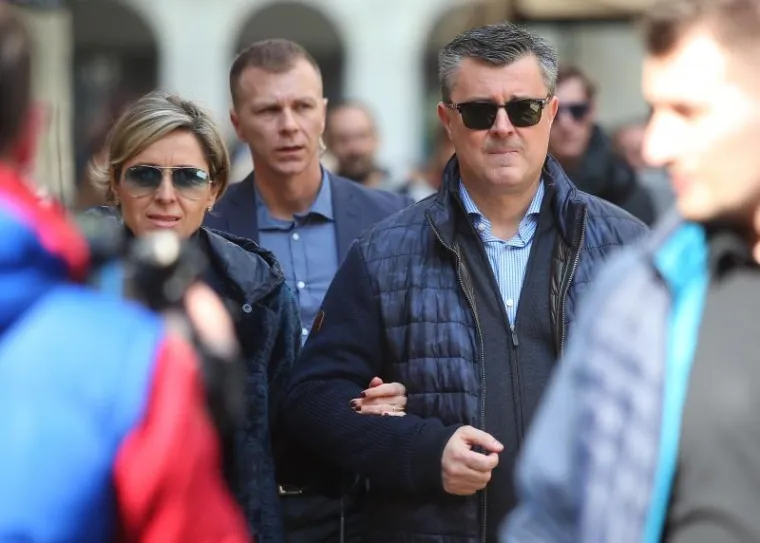 Premijer se sa suprugom kasnije i prošetao sunčanim Cvjetnim trgom