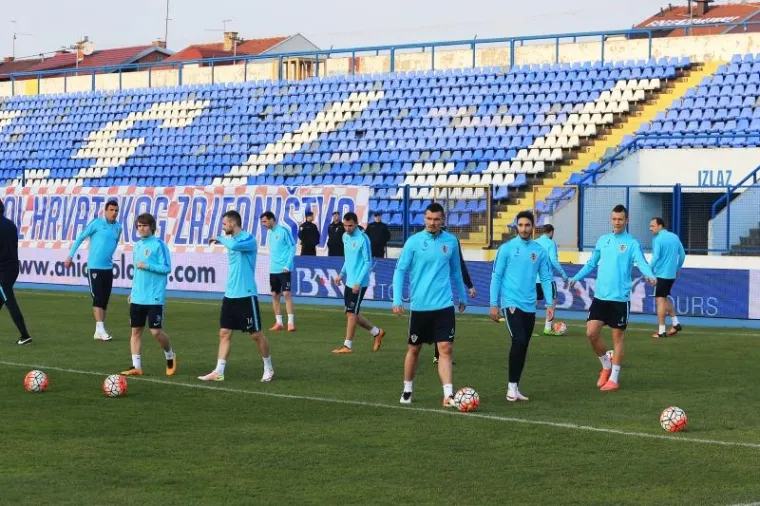 IZVRSNA ATMOSFERA: Trening Vatrenih u Osijeku