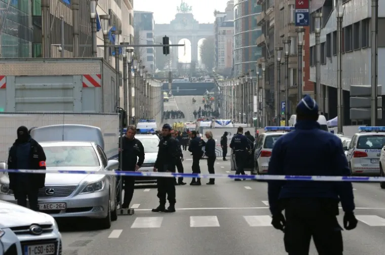 Policija osigurava mjesto terorističkog napada nedaleko Maalbeek metro stanice.