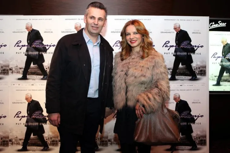 Premijera filma o papi Franji 'Papa Franjo: Put do Svete Stolice' u Cinestaru u Branimir centru. Marija Husar Rimac sa suprugom Vjekom Rimcem