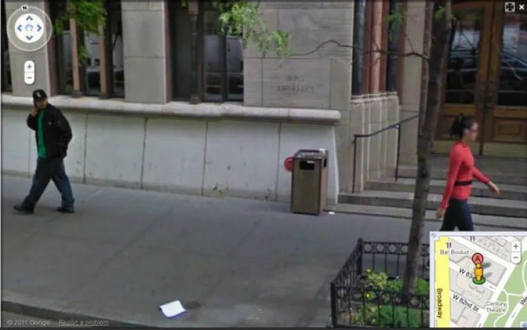 NE PRESTAJU BULJITI: Kad dečki vide nešto što im se svidi, sva suptilnost pada u vodu