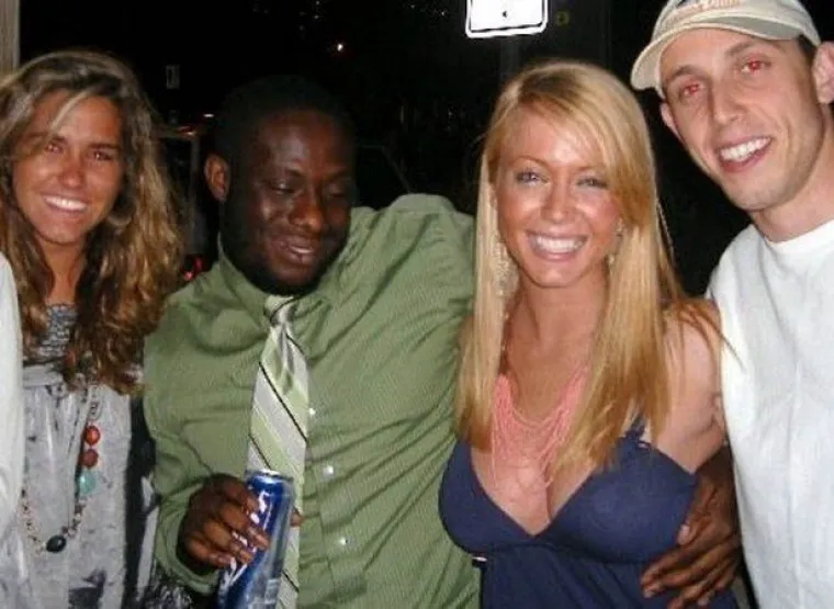 NE PRESTAJU BULJITI: Kad dečki vide nešto što im se svidi, sva suptilnost pada u vodu