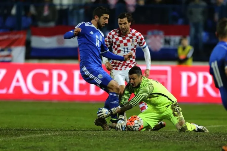 Hrvatska je u prijateljskoj utakmici u osječkom Gradskom vrtu s 2:0 pobijedila Izrael golovima Peri&scaron;ića i Brozovića