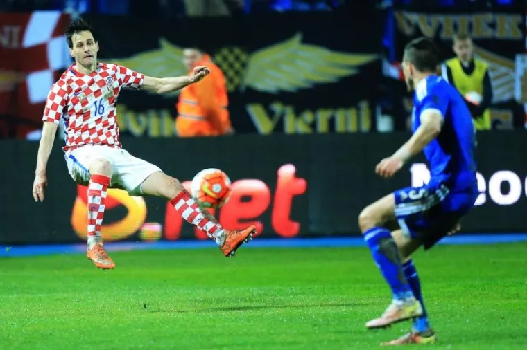 Hrvatska je u prijateljskoj utakmici u osječkom Gradskom vrtu s 2:0 pobijedila Izrael golovima Peri&scaron;ića i Brozovića