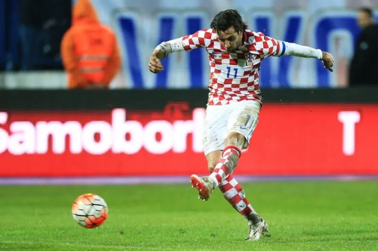 Hrvatska je u prijateljskoj utakmici u osječkom Gradskom vrtu s 2:0 pobijedila Izrael golovima Peri&scaron;ića i Brozovića